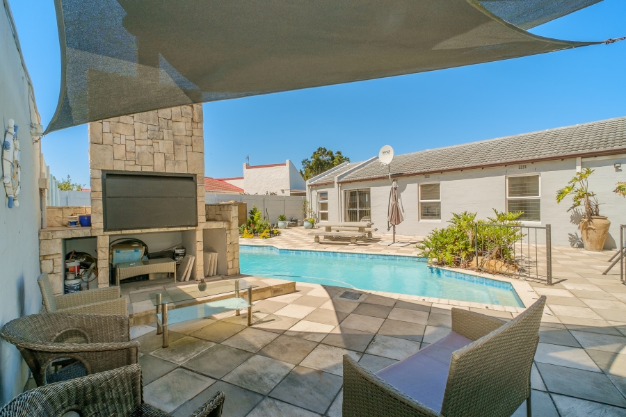 4 Bedroom Property for Sale in Edgemead Western Cape